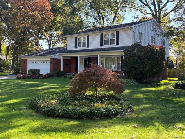 3311 Medford Dr, Troy, MI 48084