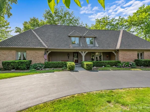 7503 Fairway Dr, Crystal Lake, IL 60014