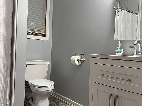 4th image of 16 Clark St