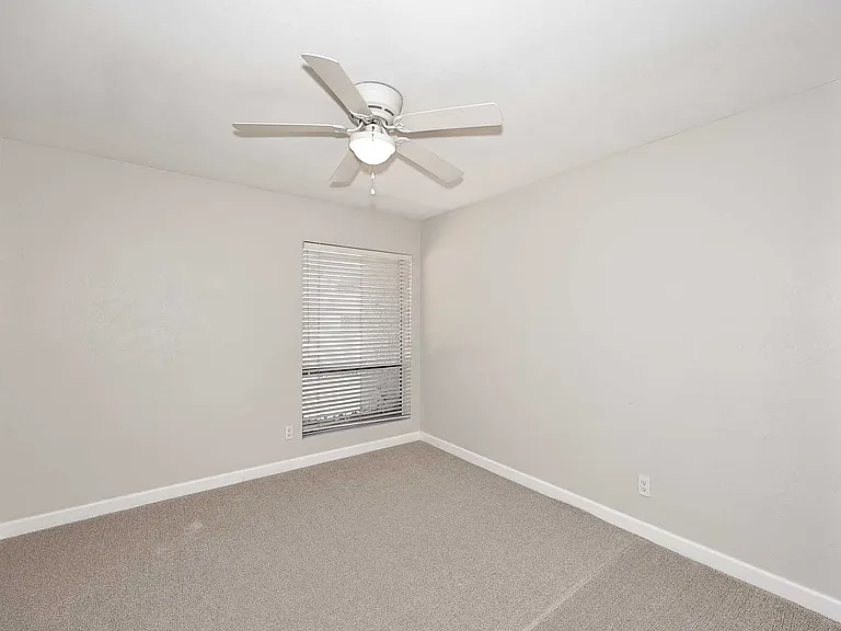 1627 E Redfield Rd — Photo 29