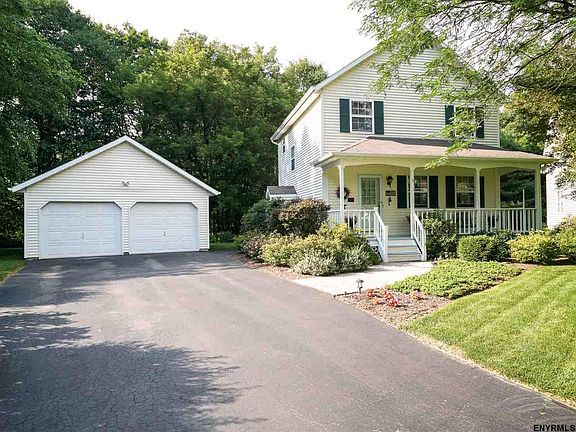 2nd image of 9 Middleborough Ct