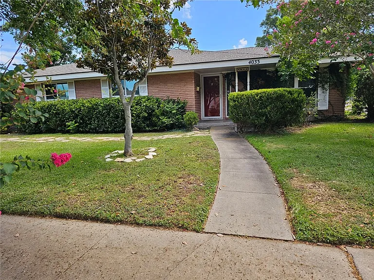 4033 Kingston Dr — Photo 1