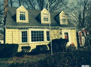 3 Roosevelt St, Bayville, NY 11709