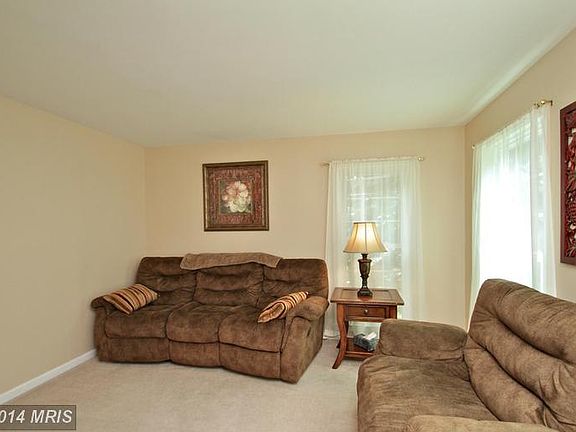 4th image of 14 Larkwood Ct