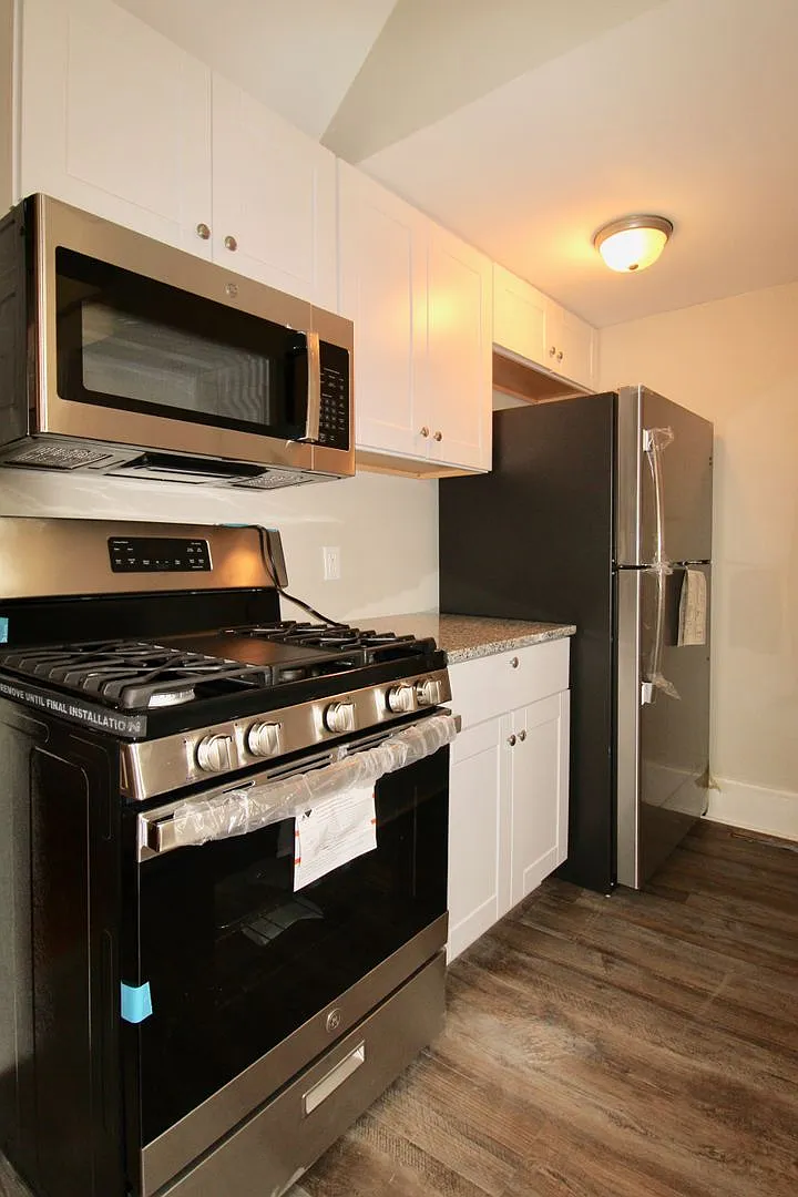 1616 Green St — Photo 2