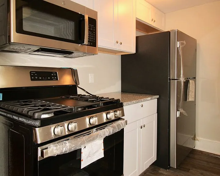 1616 Green St — Photo 2
