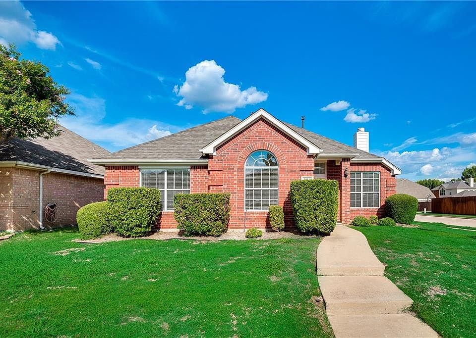 1st image of 208 Trailwood Dr