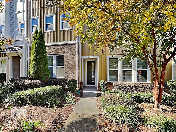 5th image of 2547 Statesville Ave #1