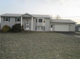 5705 Decker Rd, Newark, NY 14513