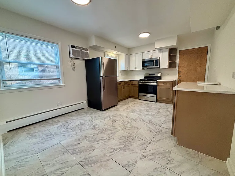 6157 W Montrose Ave #2N — Photo 1