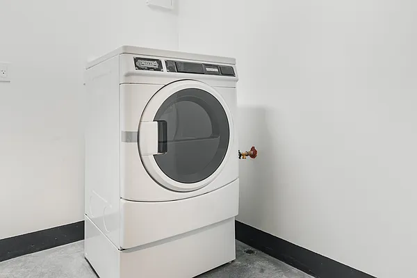 Rented by Nooklyn NYC LLC | media 44