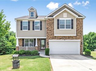 1792 Pinnacle Oaks Dr, Rural Hall, NC 27045