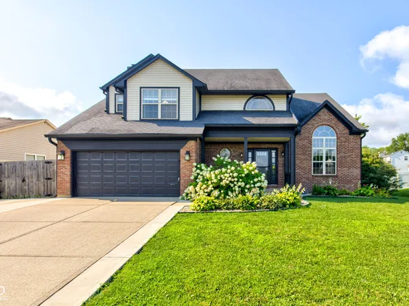 4889 Oakleigh Pkwy, Greenwood, IN 46143