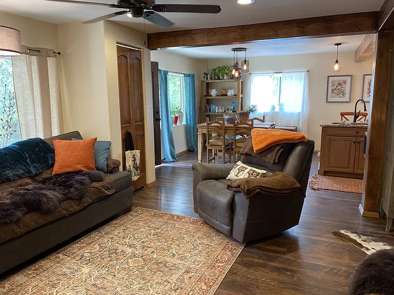 127 Oakley Ln — Photo 29