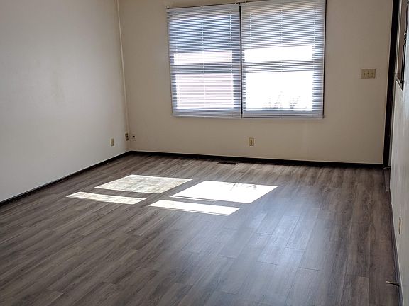 2nd image of 3409 W Richwoods Blvd