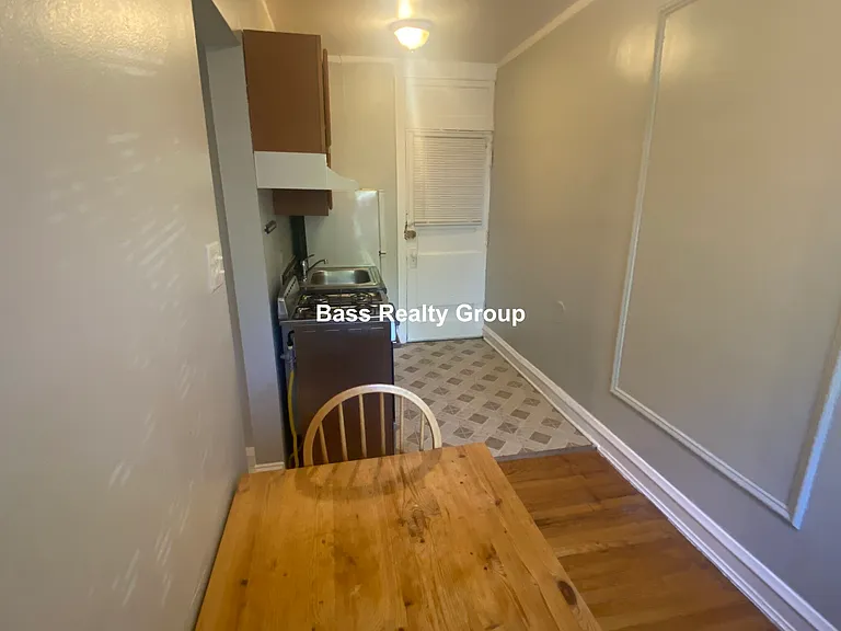 5945 N Greenview Ave #2D — Photo 6
