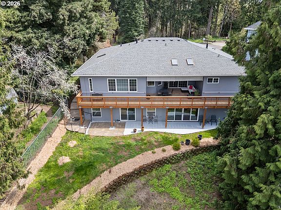 4th image of 1421 SE 35th Ave