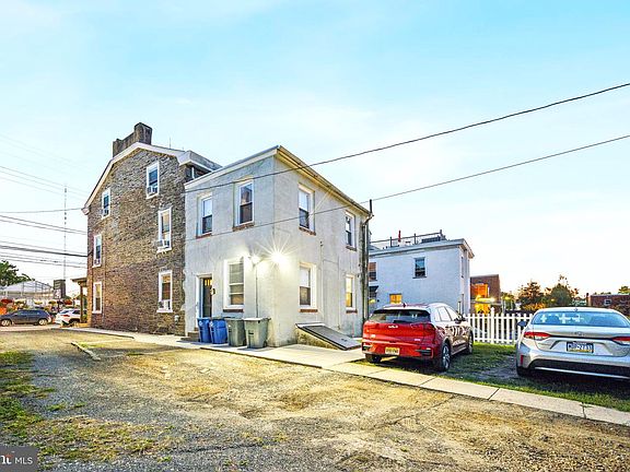 3rd image of 7101 Ridge Ave