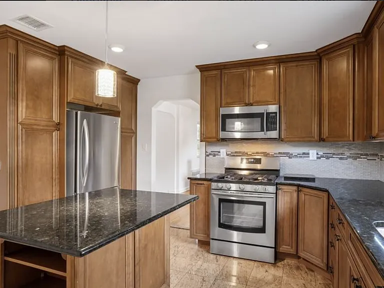 249 Virginia Ave — Photo 5