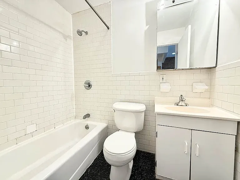 2117 3rd Ave #2F — Photo 13