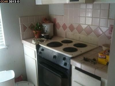 2nd image of 1549 Parkwood Pl