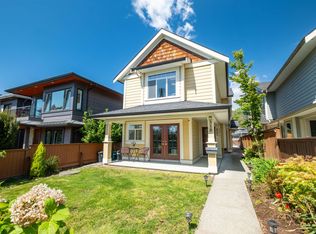318 W 18th St, North Vancouver, BC V7M 1W9