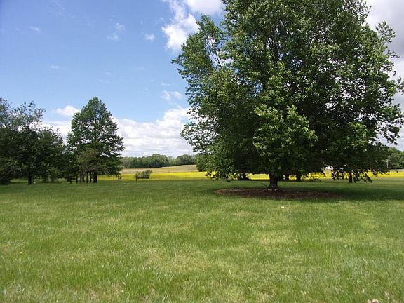 3rd image of 350 Peaceful Meadows Ln