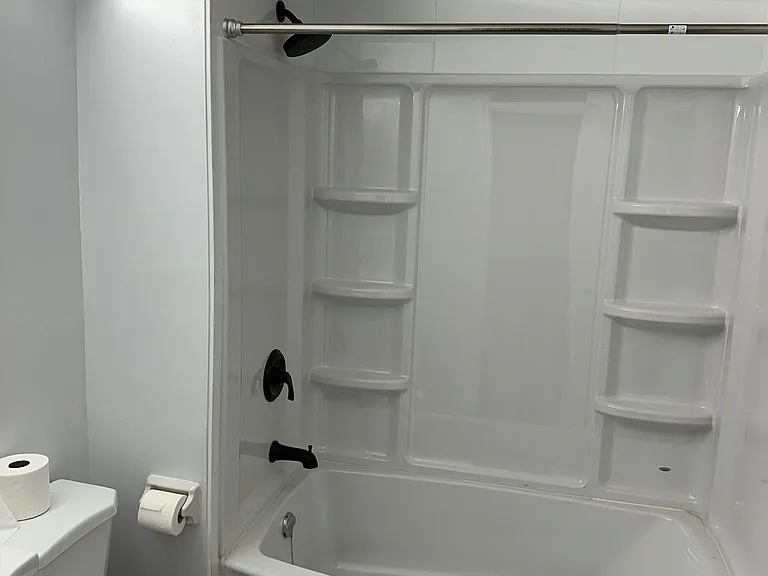 155 Highland Cres #LOWER — Photo 5
