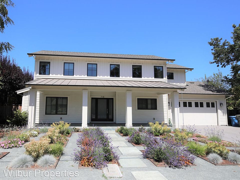 1st image of 718 La Para Ave