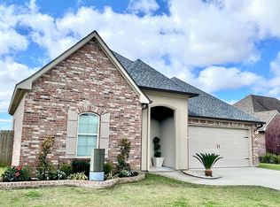 124 Tall Oaks Ln, Youngsville, LA 70592
