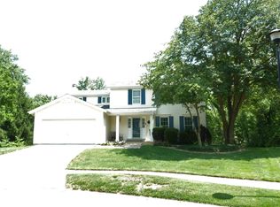 135 Hollybend Ct, Ballwin, MO