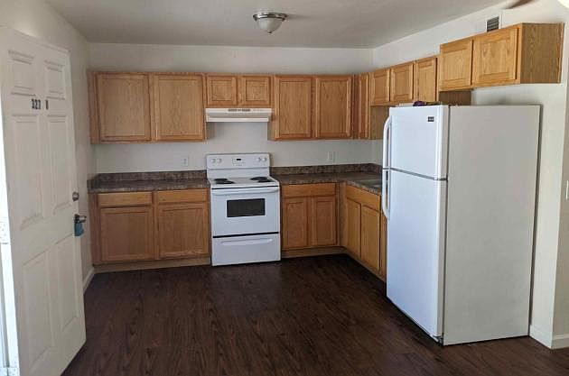 1st image of 327-325 Pioneer St #327