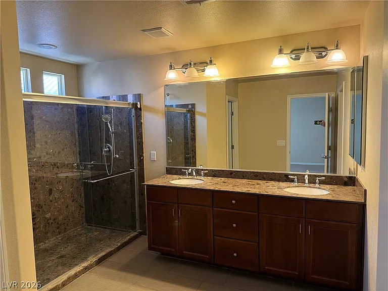 6083 Crown Palms Ave — Photo 15