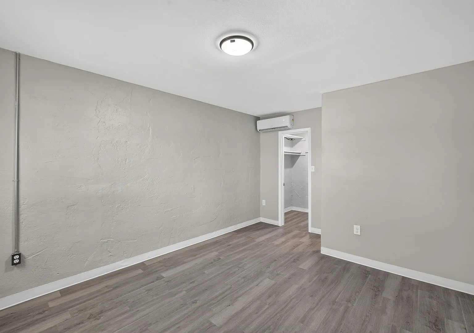 Welcome to Route 66 Apartments in Albuquerque, NM — Photo 2