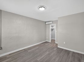 Welcome to Route 66 Apartments in Albuquerque, NM, 1 beds 1.0 baths (425 sqft)