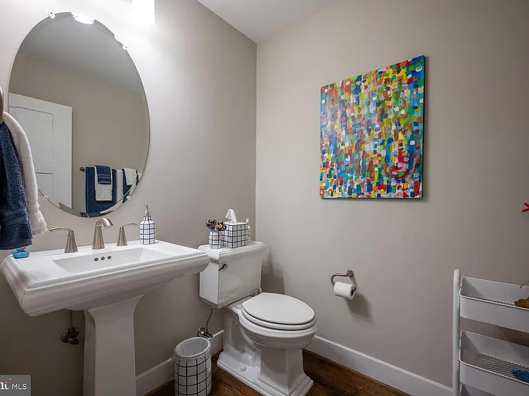 1126 N Stuart St — Photo 16