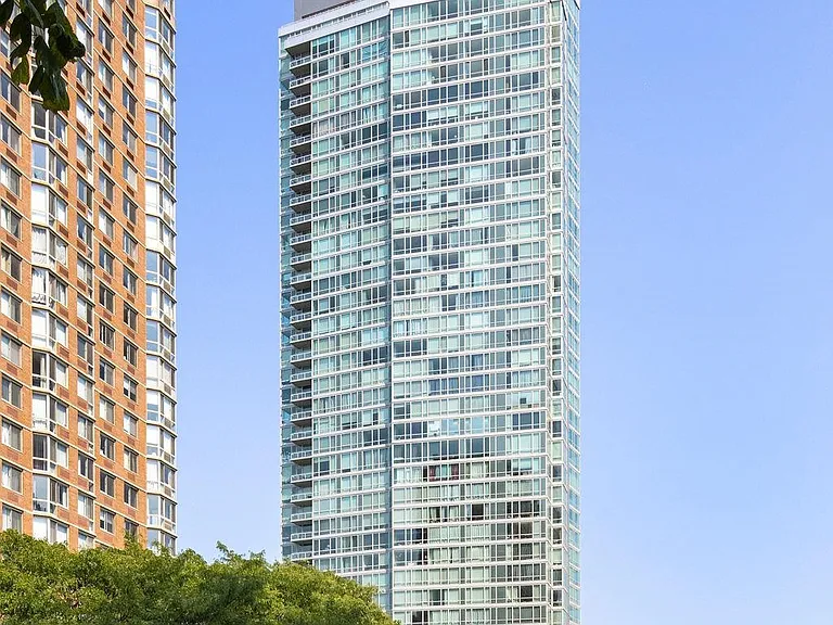 2 2nd St #2403 — Photo 23