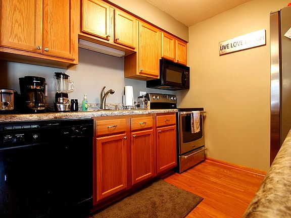 5th image of 9749 Wildflower Ct #44