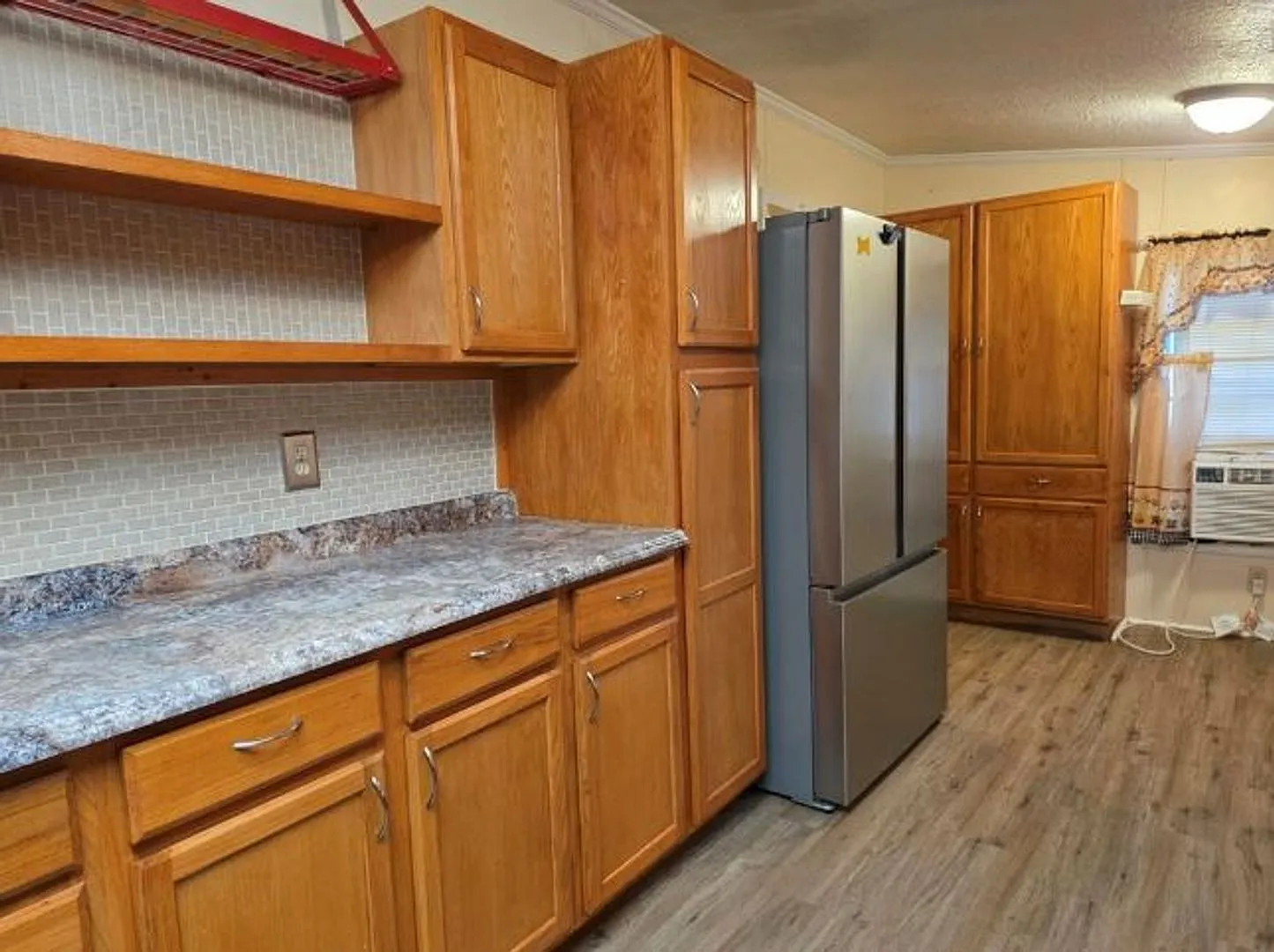 For Lease!! — Photo 4
