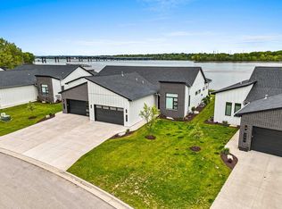 395 Aldon Cir, Green Bay, WI 54304