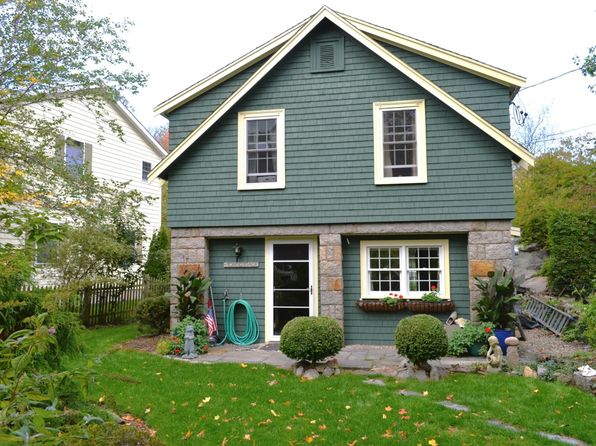 1 Pigeon Hill Ct #B