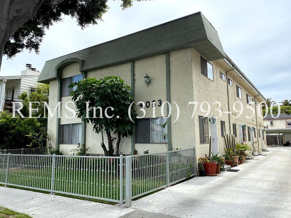 1st image of 4053 Lincoln Ave APT 3