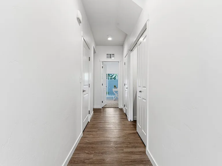 510 Diamond Ln — Photo 3