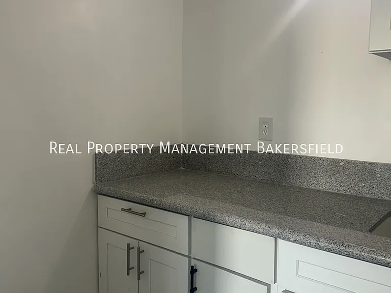 2700 White Ln #151 — Photo 6