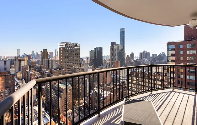 Rented by Compass | media 9