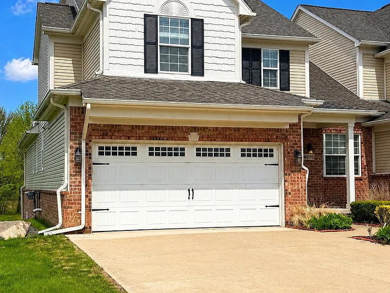 4392 Navin Field Ln — Photo 2