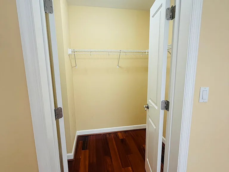 2305 Edgewater Dr — Photo 7