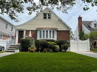 26 Everett St, Valley Stream, NY 11580