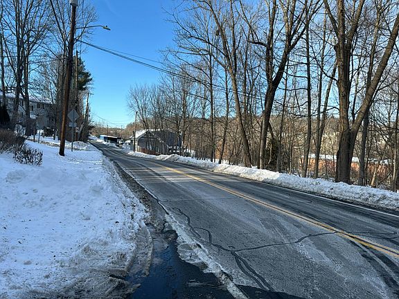 5th image of 123 New River Rd APT 2