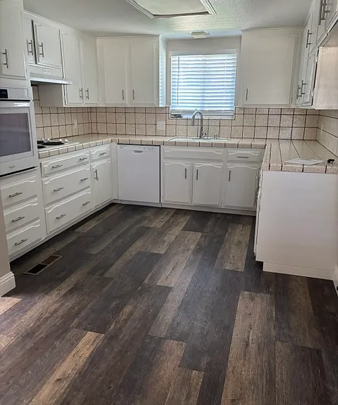 2209 E Palo Alto Ave — Photo 7